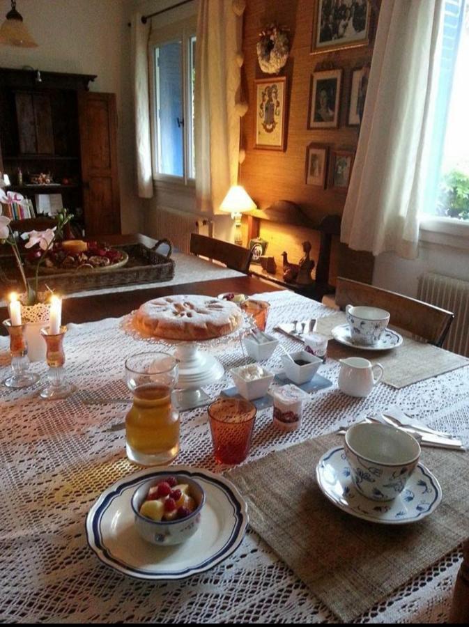 Bed and Breakfast Le Cerisier Mareil-Marly Esterno foto