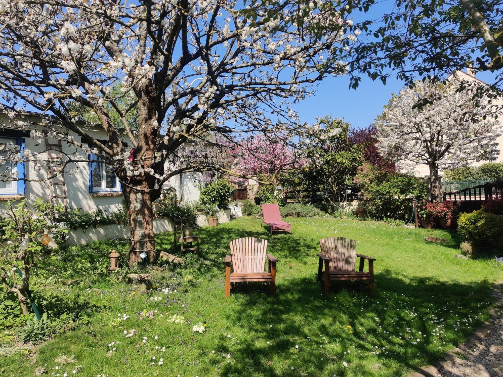 Bed and Breakfast Le Cerisier Mareil-Marly Esterno foto